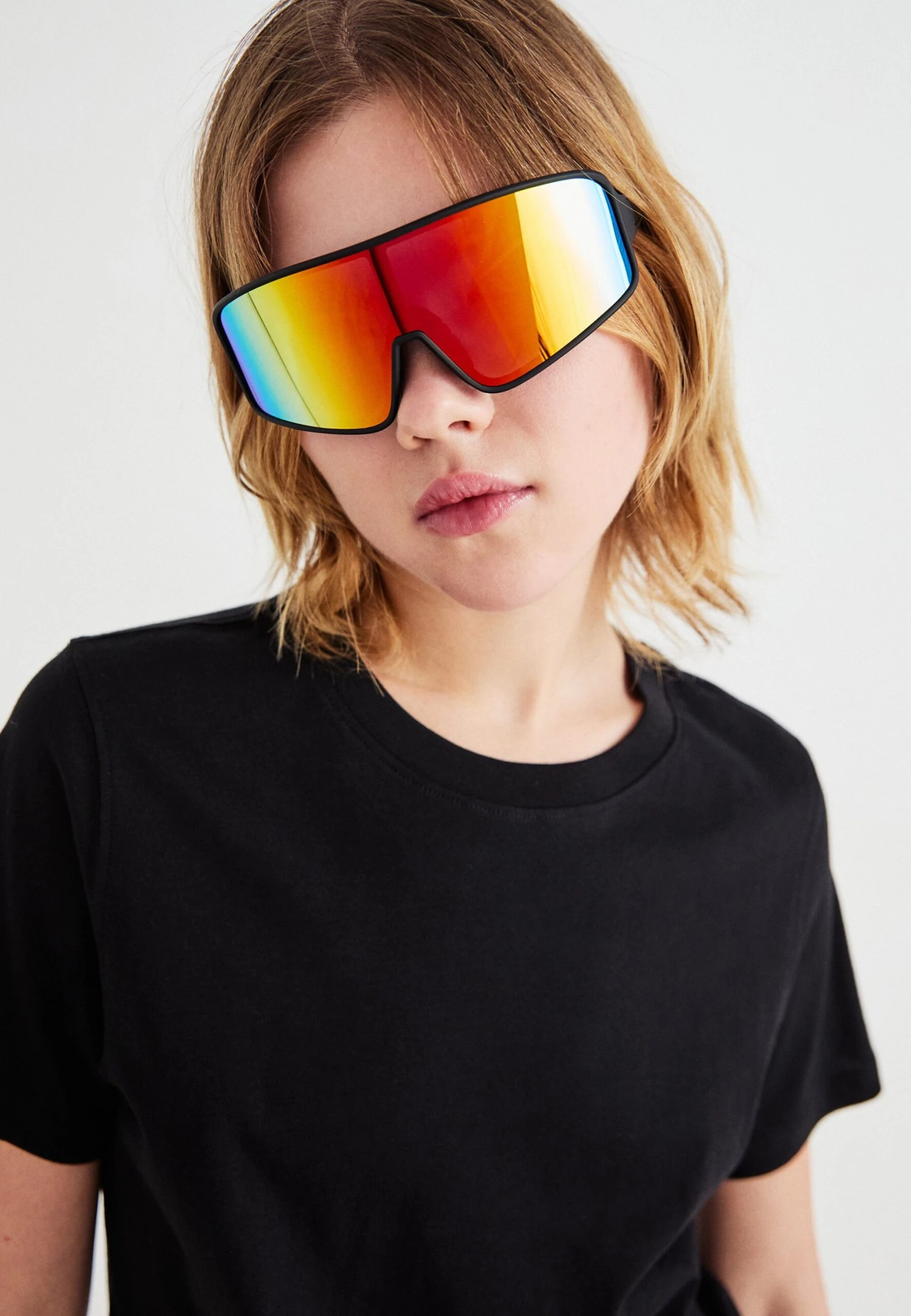 YOURTURN UNISEX - Sunglasses - Black/red 4 YOURTURN UNISEX - Sunglasses - Black/red - Image 2