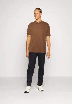 YOURTURN Unisex - Basic T-Shirt - Brown 8 YOURTURN Unisex - Basic T-Shirt - Brown -Yourturn Shop 06627da508364142b7b11e446e8c41b0