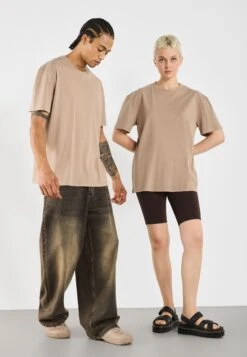 YOURTURN UNISEX BASIC GARMENT WASHED - Basic T-shirt - Taupe 14 YOURTURN UNISEX BASIC GARMENT WASHED - Basic T-shirt - Taupe -Yourturn Shop 083c5e0dfbed4067bbc7c9ba3c26e7bd