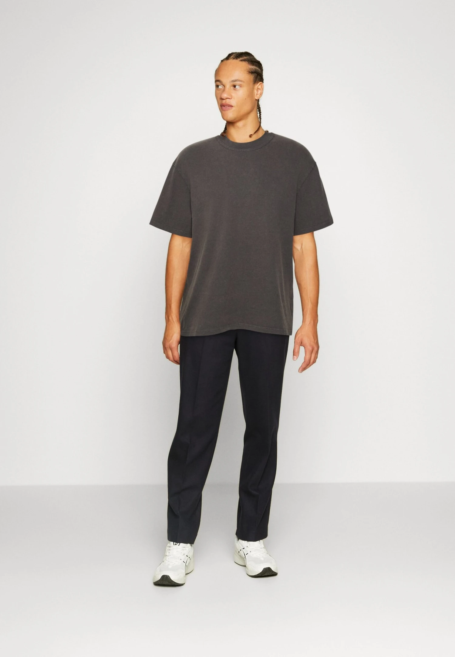 YOURTURN Unisex - Basic T-Shirt - Black 4 YOURTURN Unisex - Basic T-Shirt - Black - Image 2