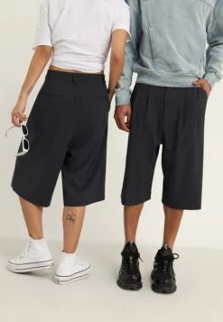 YOURTURN BAGGY TAILORED SHORTS UNISEX - Shorts - Dark Grey 12 YOURTURN BAGGY TAILORED SHORTS UNISEX - Shorts - Dark Grey -Yourturn Shop 124e246430e64796ac255a873398810a
