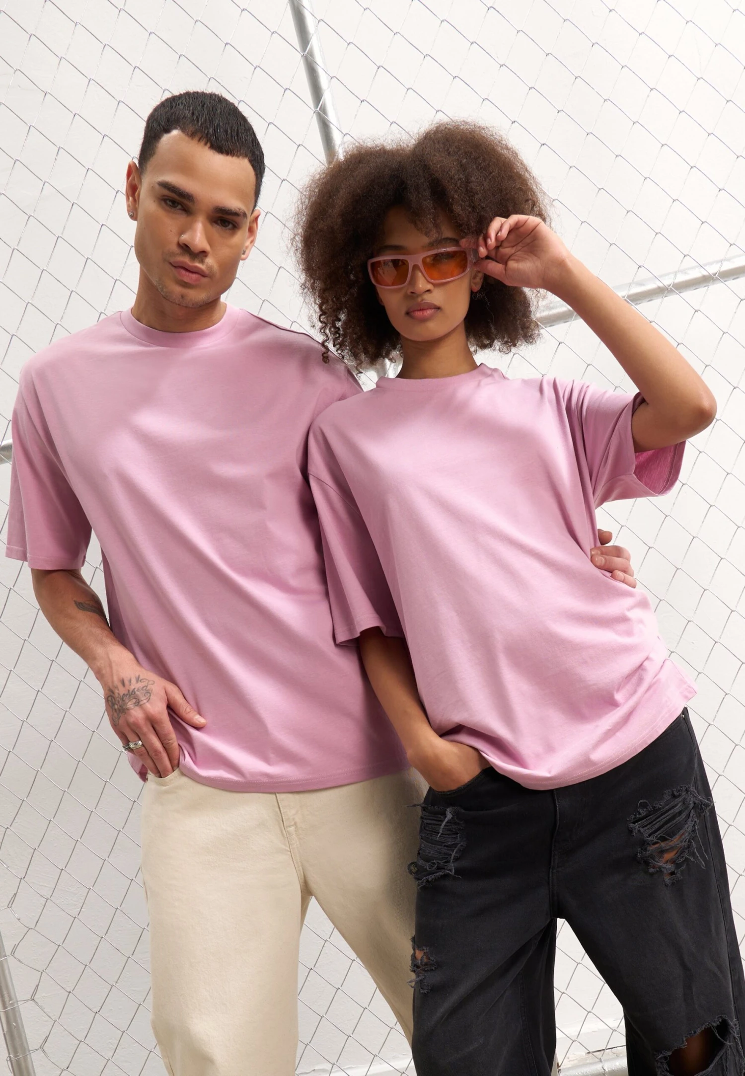 YOURTURN UNISEX 3 PACK BASIC OVERSIZED T-SHIRT - Basic T-shirt - Black/khaki/pink 4 YOURTURN UNISEX 3 PACK BASIC OVERSIZED T-SHIRT - Basic T-shirt - Black/khaki/pink - Image 2