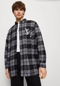 YOURTURN Unisex - Button-Down Blouse - White/Black 11 YOURTURN Unisex - Button-Down Blouse - White/Black -Yourturn Shop 18e30a9a4fba4a42af17453c1dc89feb