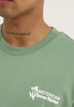 YOURTURN UNISEX - Print T-shirt - Green -Yourturn Shop 1973fbfda98243d890fa5a9ff6be23d1