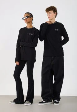 YOURTURN UNISEX - Long Sleeved Top - True Black 12 YOURTURN UNISEX - Long Sleeved Top - True Black -Yourturn Shop 1e4a6a05d2f746afa52dc7abe02d419b