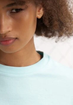 YOURTURN UNISEX 3 PACK BASIC OVERSIZED T-SHIRT - Basic T-shirt - Royal Blue/white/light Blue 31 YOURTURN UNISEX 3 PACK BASIC OVERSIZED T-SHIRT - Basic T-shirt - Royal Blue/white/light Blue -Yourturn Shop 2c3c60433ae34e64a087cee987d9b0eb