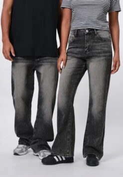 YOURTURN UNISEX - Loose Jeans - Black