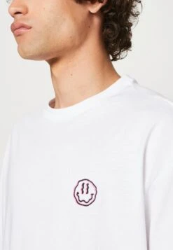 YOURTURN Unisex - Basic T-Shirt -Yourturn Shop 3066775aa6174c068f6176f9edbdb3d3