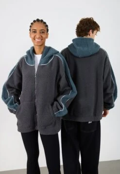 YOURTURN UNISEX - Fleece Jacket - Blaugrau -Yourturn Shop 3334e1249f39401eb6cfa3d87ad3e635