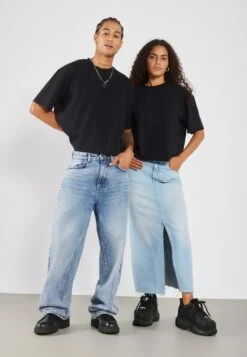 YOURTURN 2 PACK UNISEX BASIC BOXY CROPPED T-SHIRT - Basic T-shirt - True Black