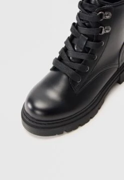 UNISEX - Lace-up Boots - Black -Yourturn Shop 42b8e74294b74a79b3fc487b43135b13