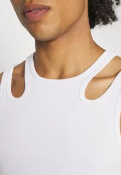 YOURTURN Unisex - Top - White -Yourturn Shop 4481c7c0d47a4d83b26aed8753b9f6ab