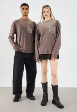 YOURTURN UNISEX - Long Sleeved Top - Brown Wash 13 YOURTURN UNISEX - Long Sleeved Top - Brown Wash -Yourturn Shop 453f504b22fd442e9a3a2156a21c066c