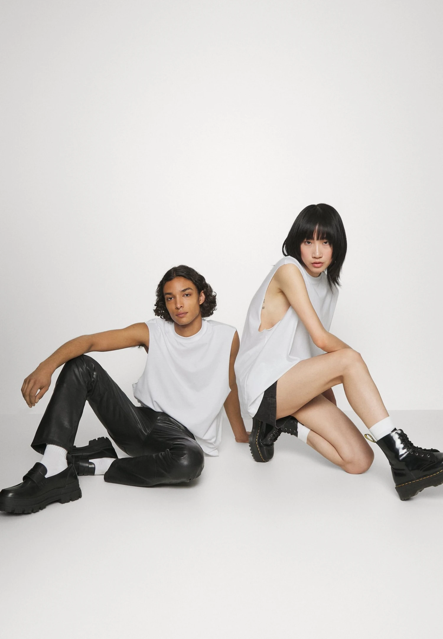 YOURTURN Unisex 2 Pack - Top - White, Black 7 YOURTURN Unisex 2 Pack - Top - White, Black - Image 5