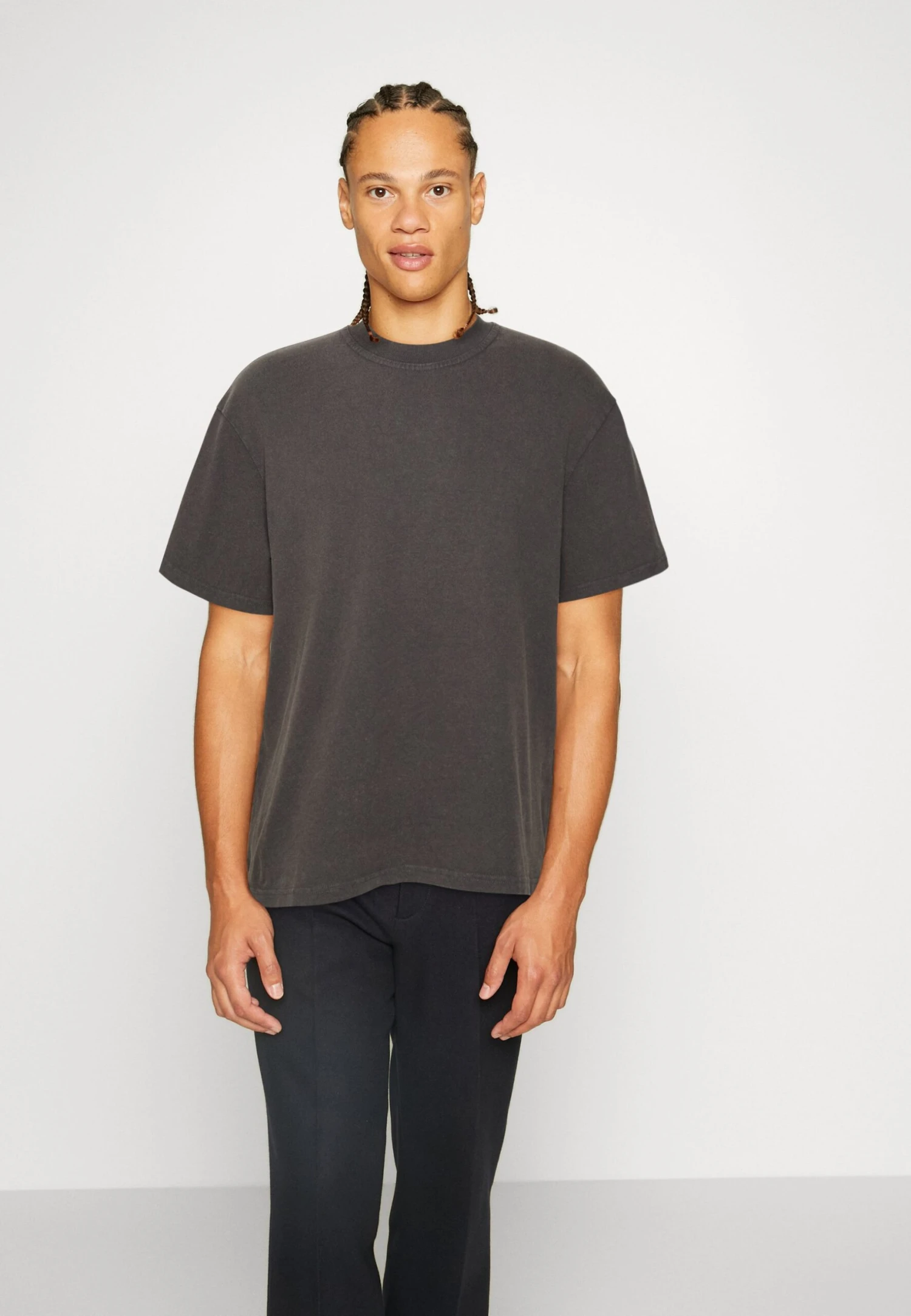 YOURTURN Unisex - Basic T-Shirt - Black 3 YOURTURN Unisex - Basic T-Shirt - Black