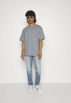 YOURTURN Unisex - Basic T-Shirt - Grey 10 YOURTURN Unisex - Basic T-Shirt - Grey -Yourturn Shop 4b6e4ea1b69c4b7a8353a52d8f593265