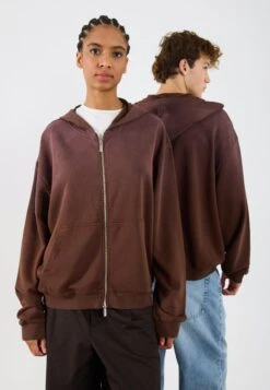 YOURTURN UNISEX - Zip-up Sweatshirt - 19-1118 Tcx Chestnut -Yourturn Shop 4c4d53bec99f4bdc81afdac7bec8128b