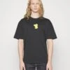 YOURTURN Pokemon Pikachu Unisex - Print T-Shirt - Black 1 YOURTURN Pokemon Pikachu Unisex - Print T-Shirt - Black -Yourturn Shop 4d9904a92c8b4db199ad7cdae372746d