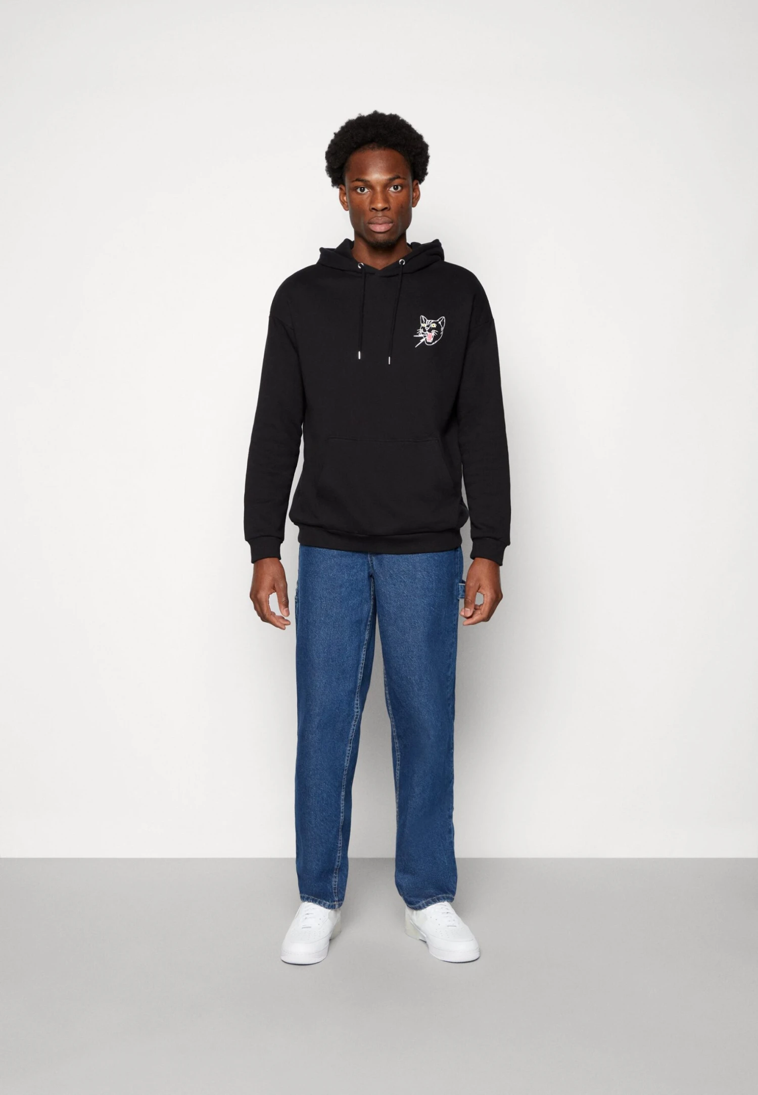 YOURTURN Unisex - Hoodie - Black 4 YOURTURN Unisex - Hoodie - Black - Image 2