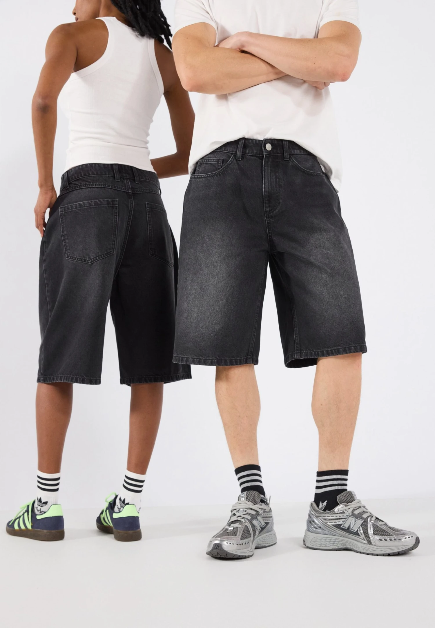 YOURTURN UNISEX - Denim Shorts - Black Denim 6 YOURTURN UNISEX - Denim Shorts - Black Denim - Image 4