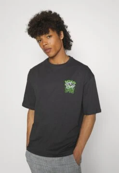 YOURTURN Snake Desire Tee Unisex - Print T-Shirt - Dark Grey 13 YOURTURN Snake Desire Tee Unisex - Print T-Shirt - Dark Grey -Yourturn Shop 5ad341d67396466f866a6d47e7968c11