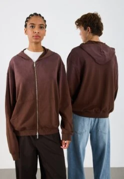 YOURTURN UNISEX - Zip-up Sweatshirt - 19-1118 Tcx Chestnut -Yourturn Shop 5dbeb02fea6f43a388348f5985992447