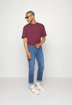 YOURTURN Unisex - Basic T-Shirt -Red -Yourturn Shop 69400944b060458bba86f05c351820dd