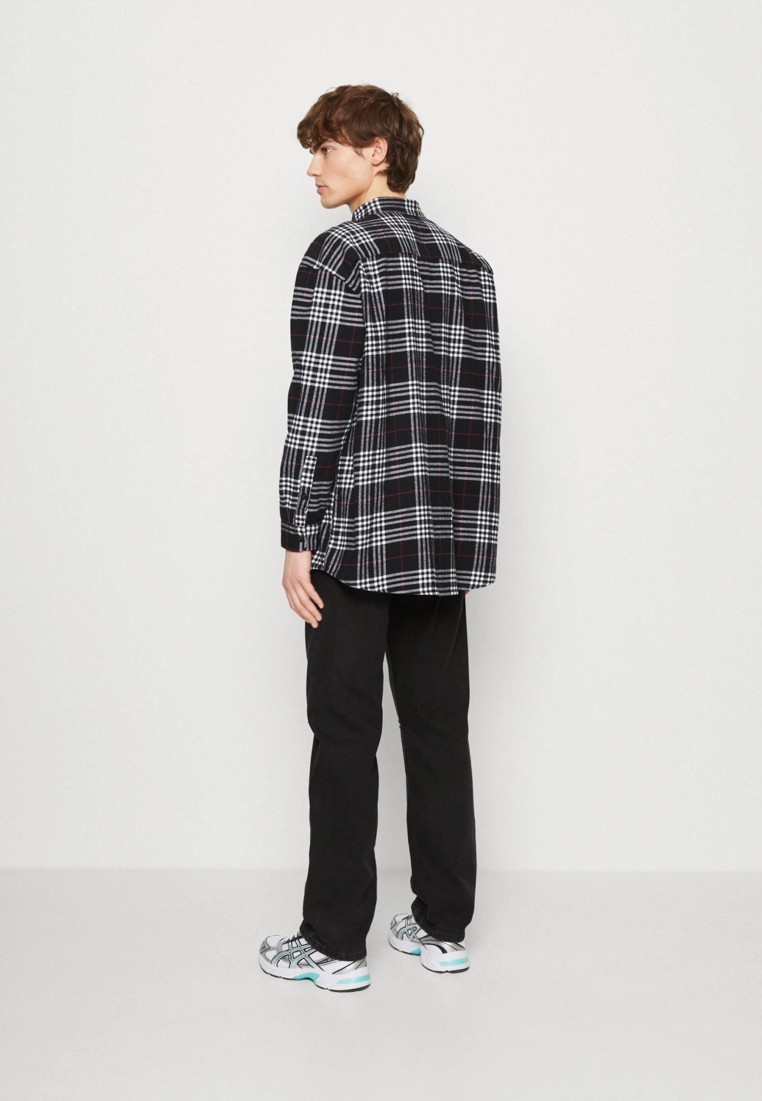 YOURTURN Unisex - Button-Down Blouse - White/Black 5 YOURTURN Unisex - Button-Down Blouse - White/Black - Image 3