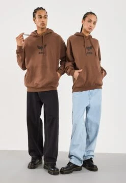 YOURTURN UNISEX - Hoodie - Pinecone -Yourturn Shop 6ddbeb255b754292827356c6aaec097b