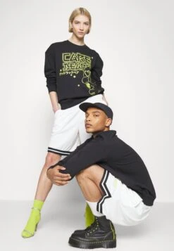 YOURTURN Unisex - Shorts - White 11 YOURTURN Unisex - Shorts - White -Yourturn Shop 6f5ad2a77f02486f8de5bd002f616c64