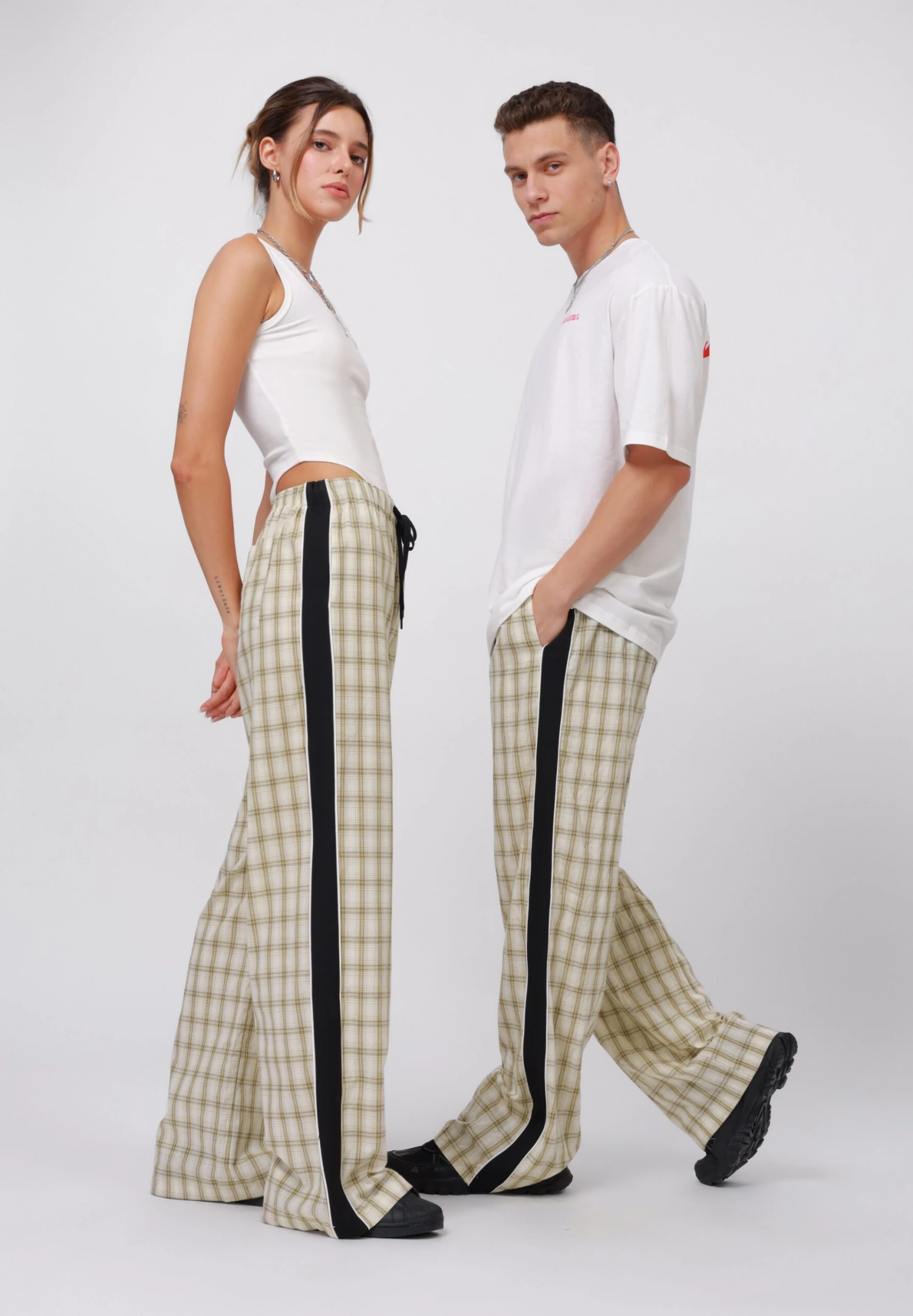 YOURTURN UNISEX - Trousers - Khaki/black 6 YOURTURN UNISEX - Trousers - Khaki/black - Image 4