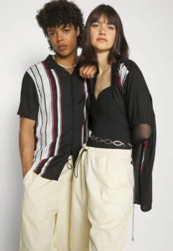 YOURTURN Genderless Parachute - Shorts - White -Yourturn Shop 834f1f83f56e4019a779e61f5e6b9f84