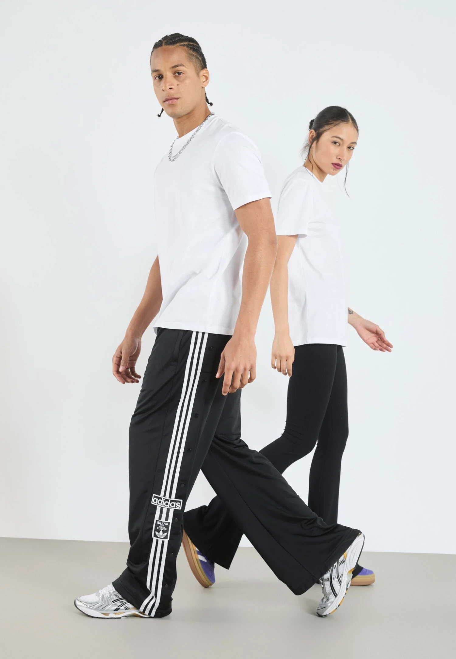 YOURTURN UNISEX 2 PACK BASIC REGULAR T SHIRT - Basic T-shirt - Bright White 3 YOURTURN UNISEX 2 PACK BASIC REGULAR T SHIRT - Basic T-shirt - Bright White