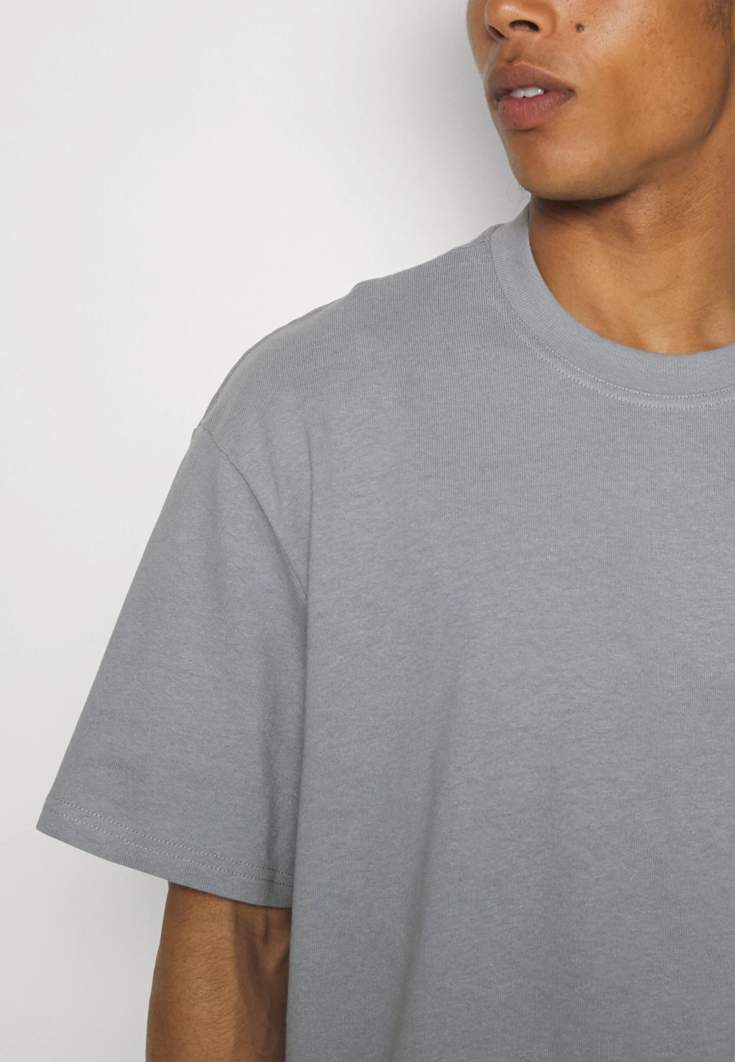 YOURTURN Unisex - Basic T-Shirt - Grey 9 YOURTURN Unisex - Basic T-Shirt - Grey - Image 7