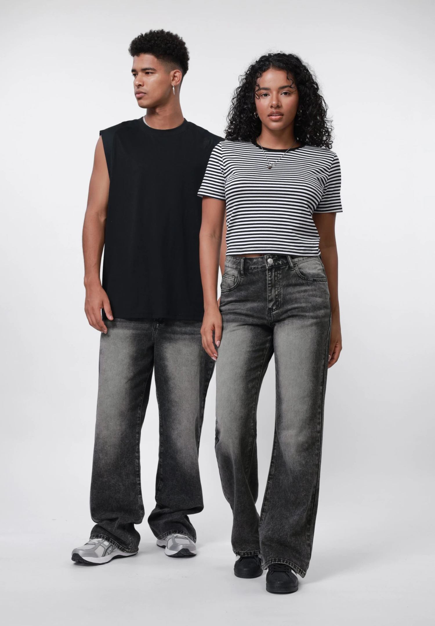 YOURTURN UNISEX - Loose Jeans - Black 4 YOURTURN UNISEX - Loose Jeans - Black - Image 2