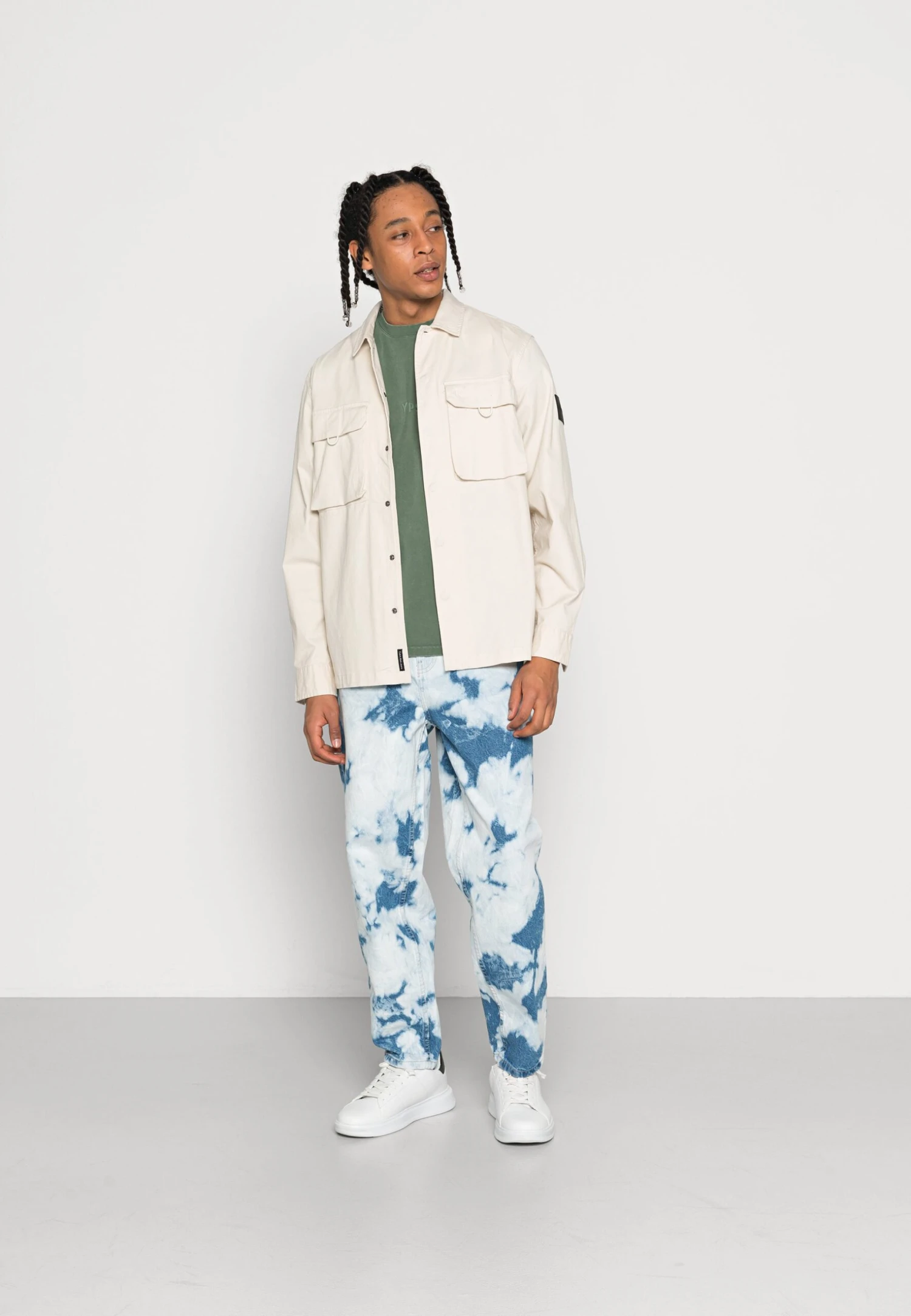 YOURTURN Unisex Moonwash Unisex - Relaxed Fit Jeans - Light Blue Denim 4 YOURTURN Unisex Moonwash Unisex - Relaxed Fit Jeans - Light Blue Denim - Image 2