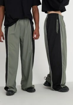 YOURTURN UNISEX - Tracksuit Bottoms - Dark Green