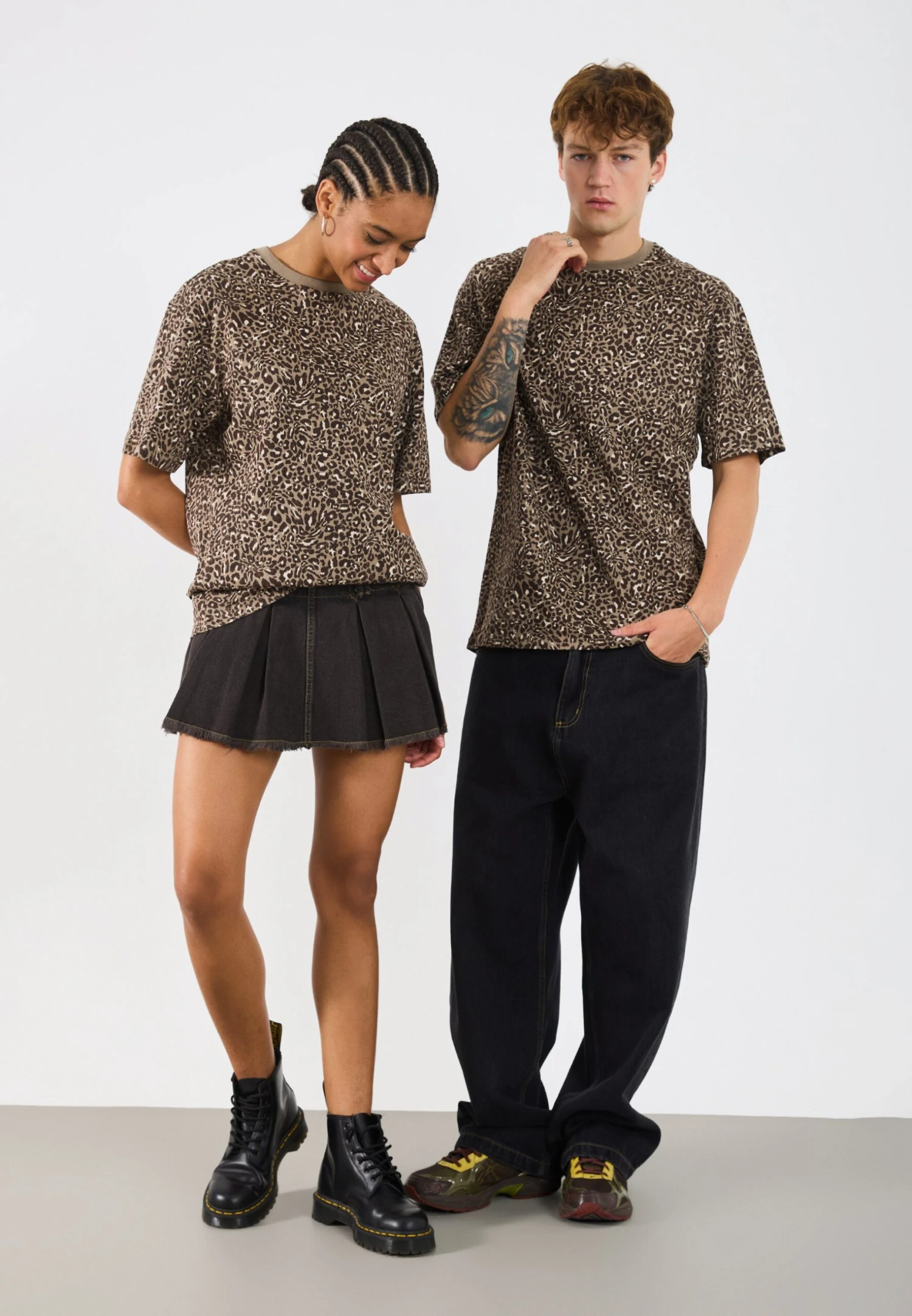 YOURTURN BASIC OVERSIZED T-SHIRT UNISEX 3 PACK - Basic T-shirt - Bright White/ Leopard Aop /true Black 3 YOURTURN BASIC OVERSIZED T-SHIRT UNISEX 3 PACK - Basic T-shirt - Bright White/ Leopard Aop /true Black