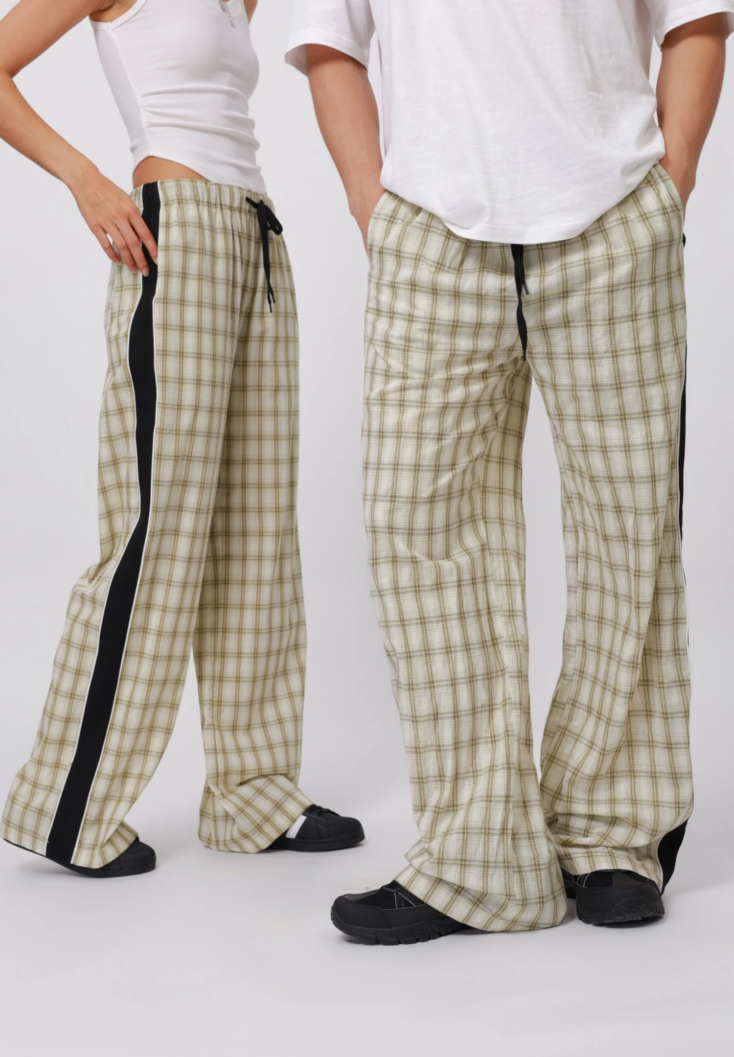 YOURTURN UNISEX - Trousers - Khaki/black 3 YOURTURN UNISEX - Trousers - Khaki/black