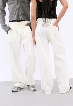 YOURTURN UNISEX - Tracksuit Bottoms - Egret -Yourturn Shop 9e4f550b7f4c42b2bf5e9794b69e9b46