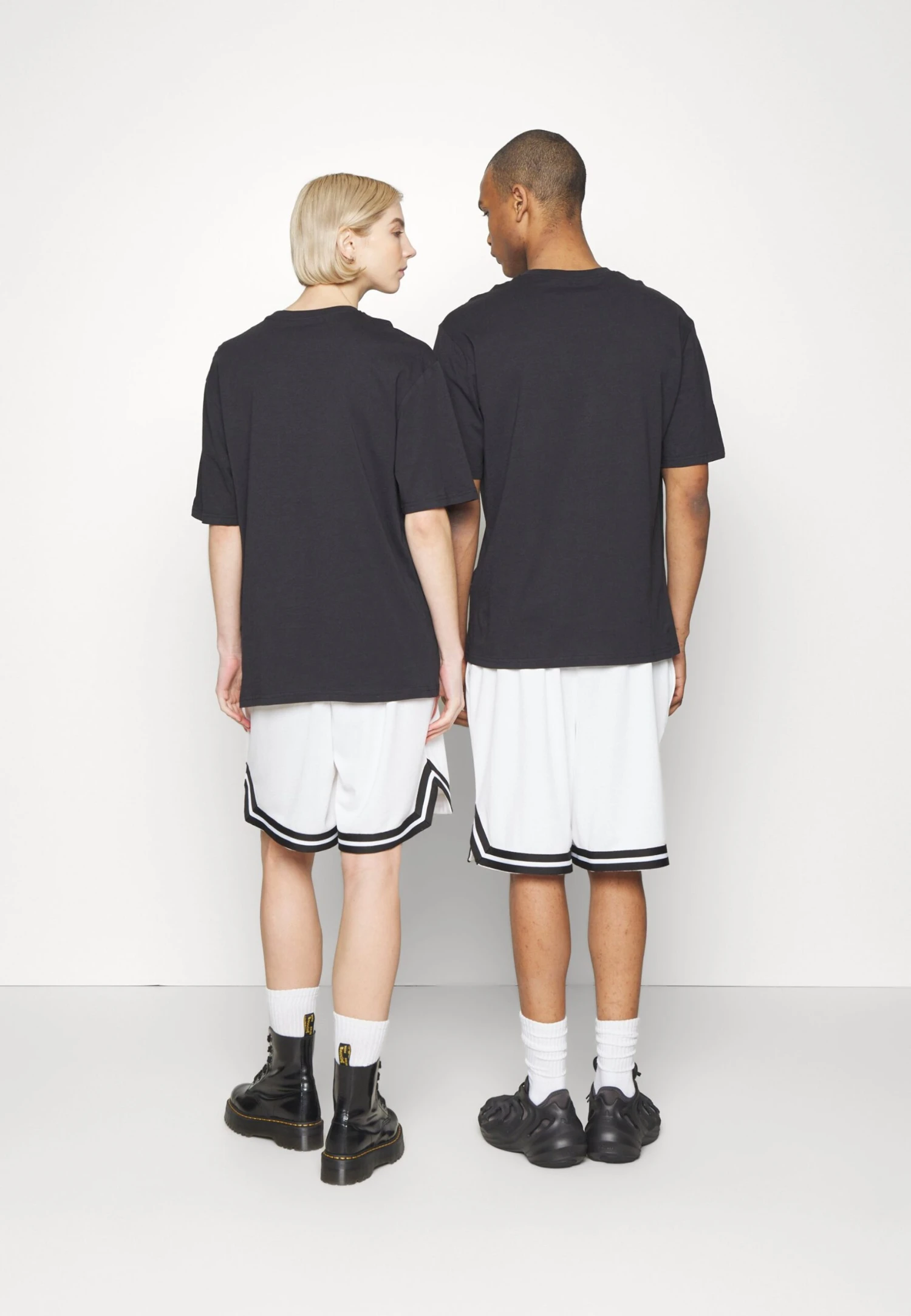 YOURTURN 3Pack Unisex - Basic T-Shirt - White/Mint/Black 7 YOURTURN 3Pack Unisex - Basic T-Shirt - White/Mint/Black - Image 5