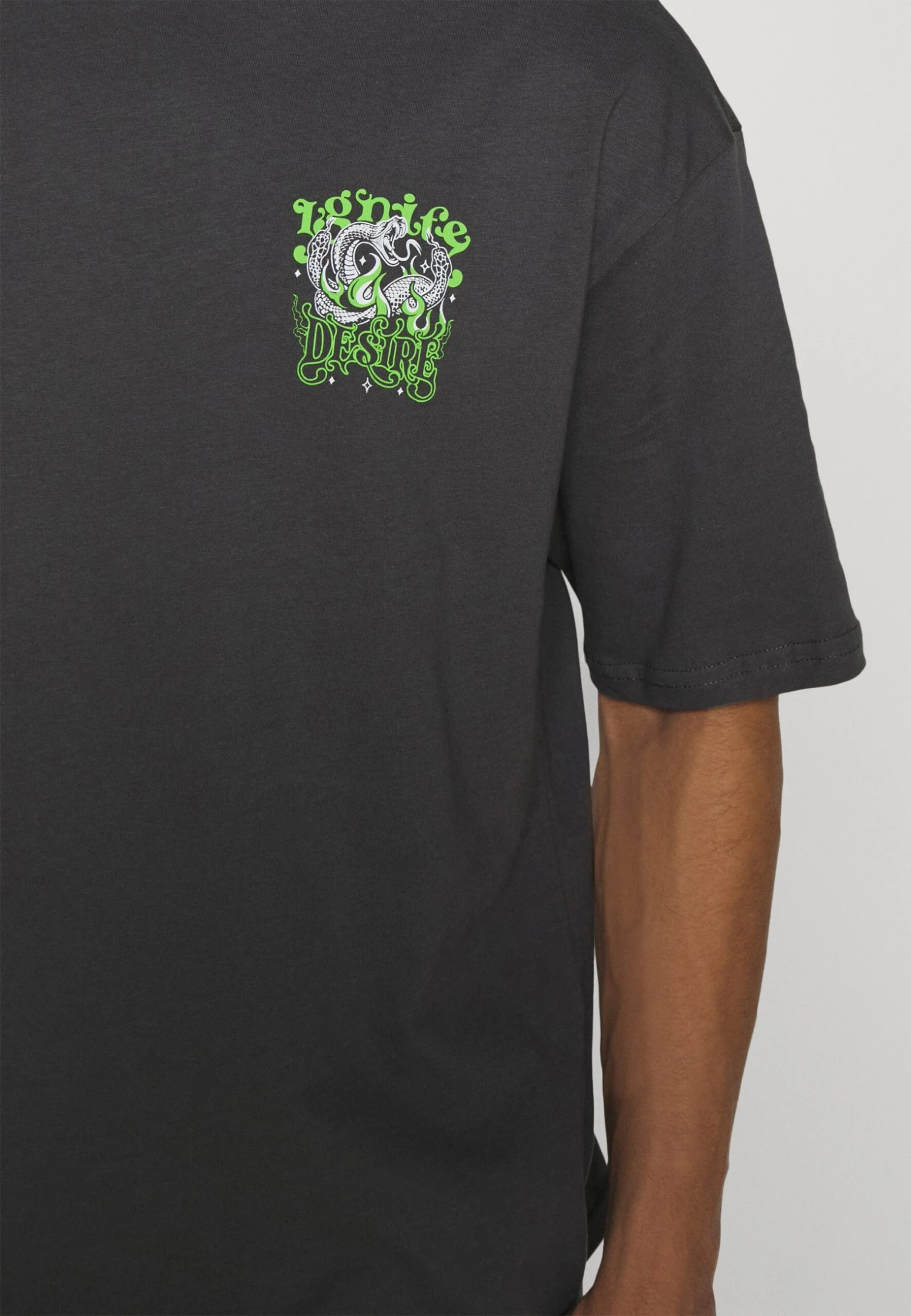 YOURTURN Snake Desire Tee Unisex - Print T-Shirt - Dark Grey 9 YOURTURN Snake Desire Tee Unisex - Print T-Shirt - Dark Grey - Image 7