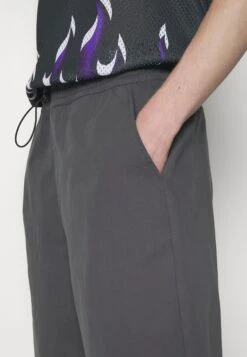 YOURTURN Genderless Parachute - Shorts - Dark Grey -Yourturn Shop ab229e6e99c74a9d898bb39c8fce313e