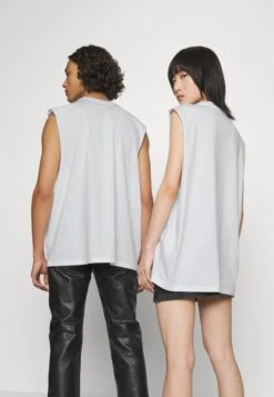 YOURTURN Unisex 2 Pack - Top - White, Black 13 YOURTURN Unisex 2 Pack - Top - White, Black -Yourturn Shop adf66e2d7d094e35b79b1f4f472e6fee