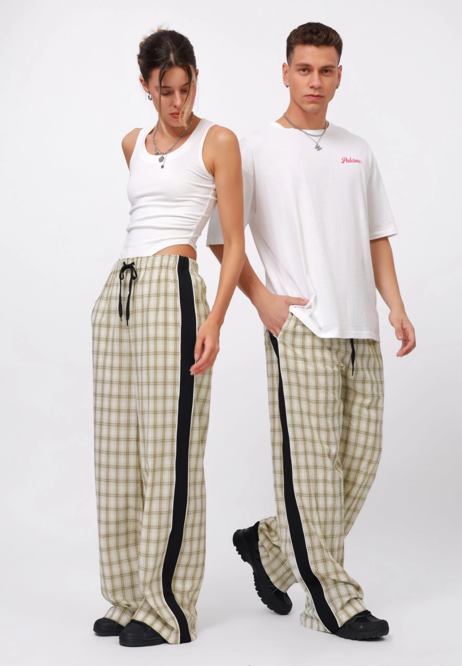 YOURTURN UNISEX - Trousers - Khaki/black 4 YOURTURN UNISEX - Trousers - Khaki/black - Image 2