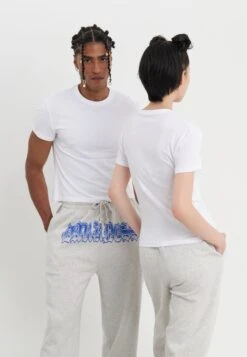 YOURTURN BASIC BABY T-SHIRT UNISEX 2 PACK - Basic T-shirt - Black/white 12 YOURTURN BASIC BABY T-SHIRT UNISEX 2 PACK - Basic T-shirt - Black/white -Yourturn Shop af070136795a43d494ffda1e90d49d92