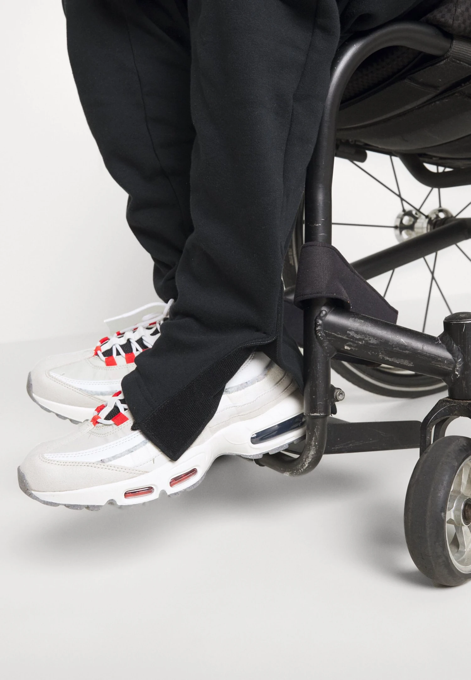 YOURTURN Tracksuit Bottoms - Black 7 YOURTURN Tracksuit Bottoms - Black - Image 5