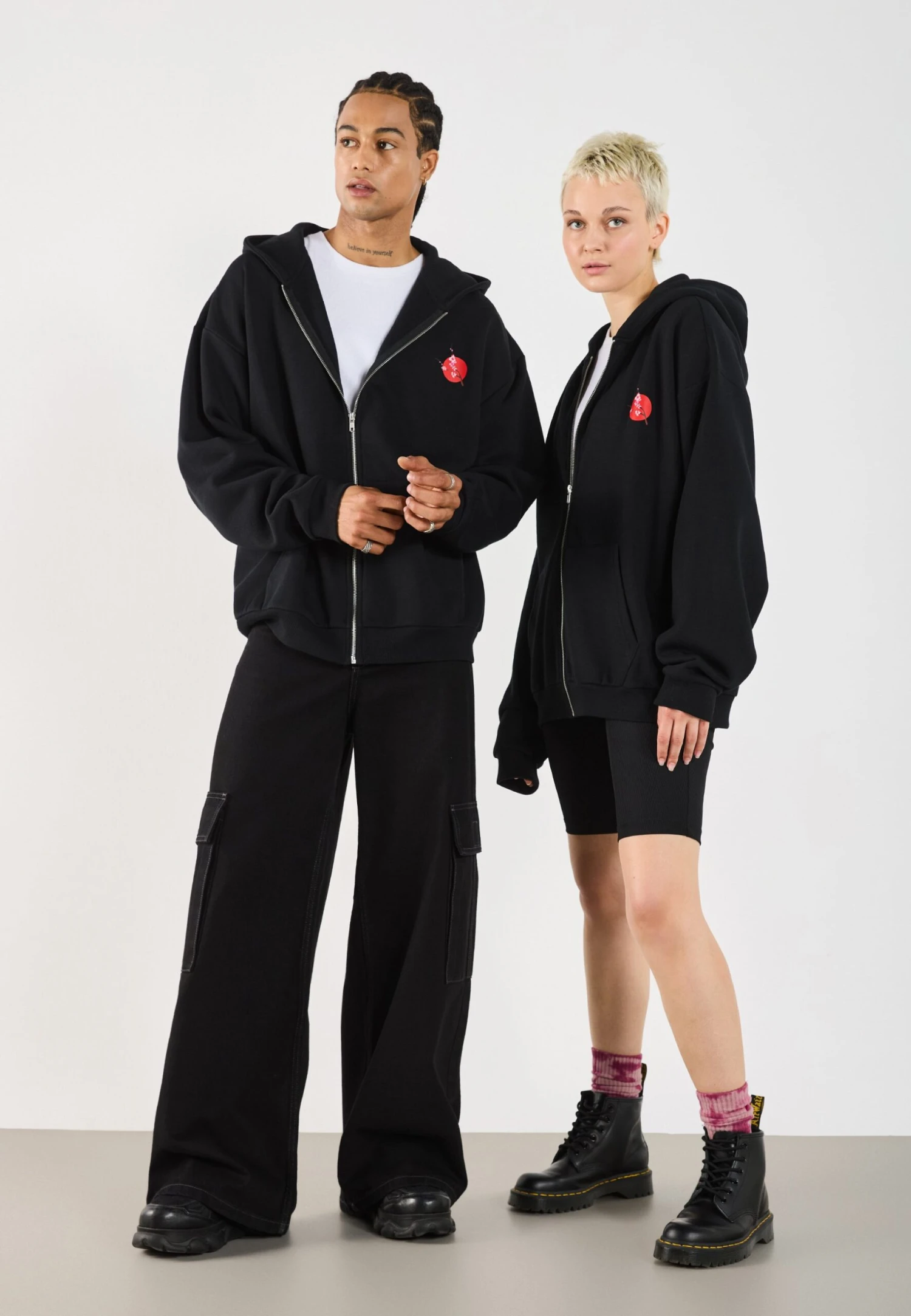 YOURTURN UNISEX - Zip-up Sweatshirt - True Black 4 YOURTURN UNISEX - Zip-up Sweatshirt - True Black - Image 2