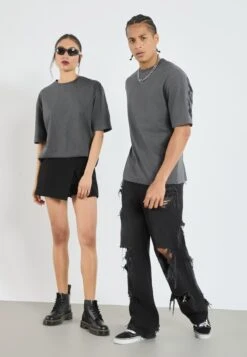 YOURTURN UNISEX - Print T-shirt - Forged Iron 10 YOURTURN UNISEX - Print T-shirt - Forged Iron -Yourturn Shop bce73cdcd3a7404481cffce1b190cf75