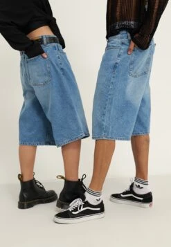 YOURTURN UNISEX - Denim Shorts - Light Blue Denim